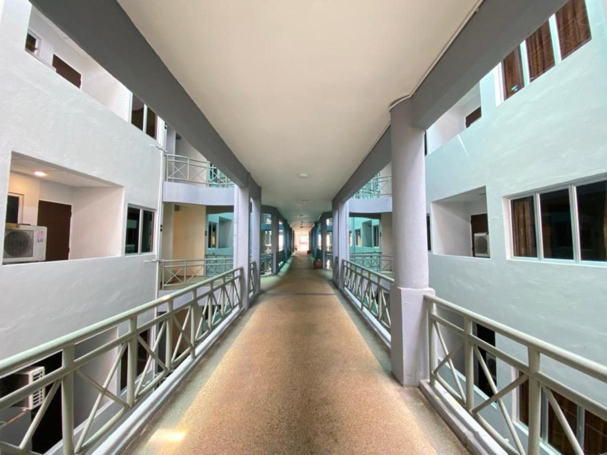 Perdana Serviced Apartment & Resorts Padang Mat Sirat المظهر الخارجي الصورة