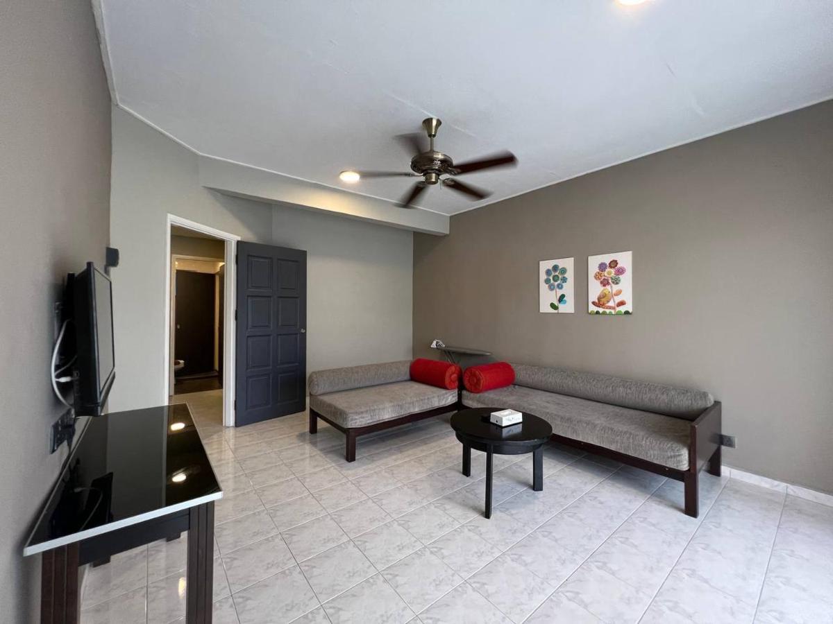 Perdana Serviced Apartment & Resorts Padang Mat Sirat المظهر الخارجي الصورة