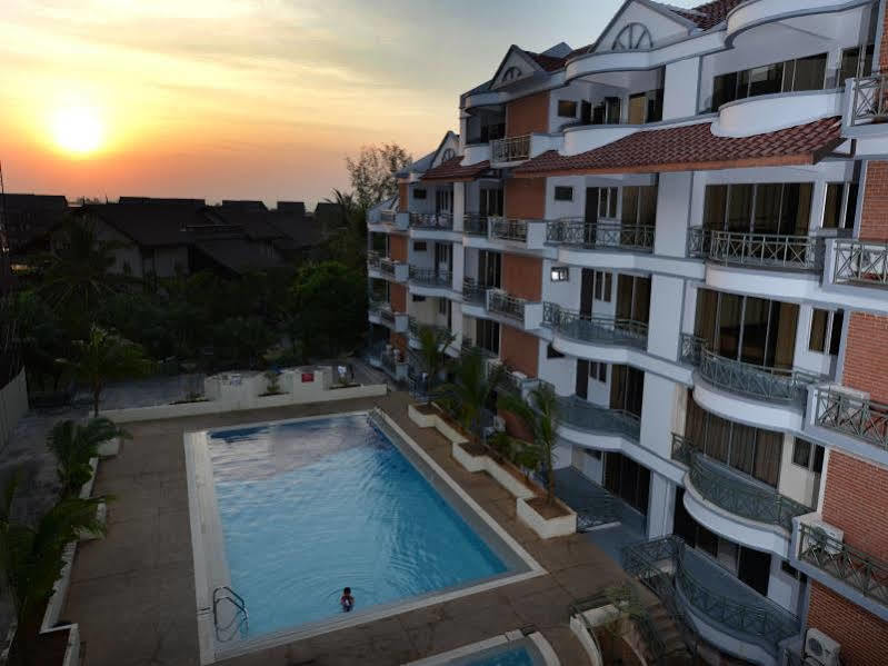 Perdana Serviced Apartment & Resorts Padang Mat Sirat المظهر الخارجي الصورة